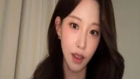 杨文龙姜鑫杰亚冬会单板滑雪男子大跳台摘金银，助力我国夺第19金！央视体育播报